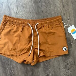 Vuori Shorts